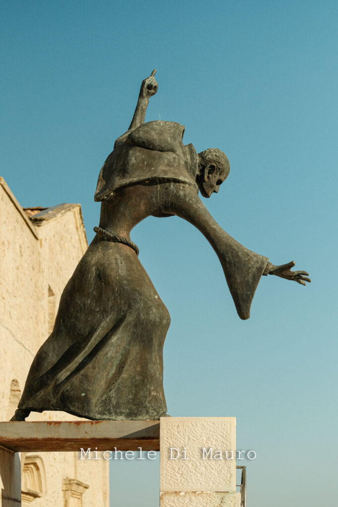 Statua San Bernardino - Bernalda - Michele Di Mauro Fotografo - Basilicata - Secret Village