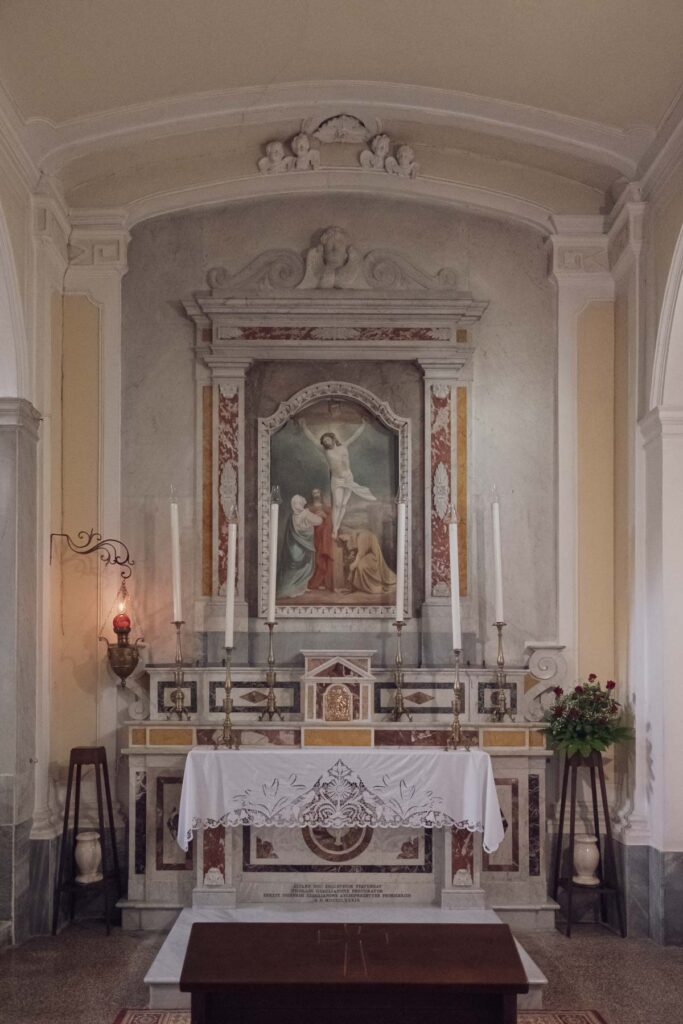 Interno santuario Madonna delle Grazie - Spezzano Albanese 
Foto: Michele Di Mauro