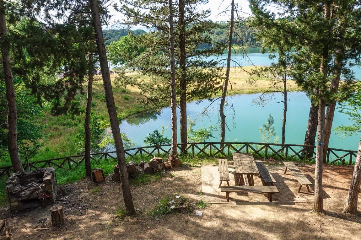 Lago Pietra Pertusillo area pic-nic