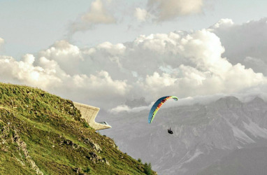 Parapendio dal Castello