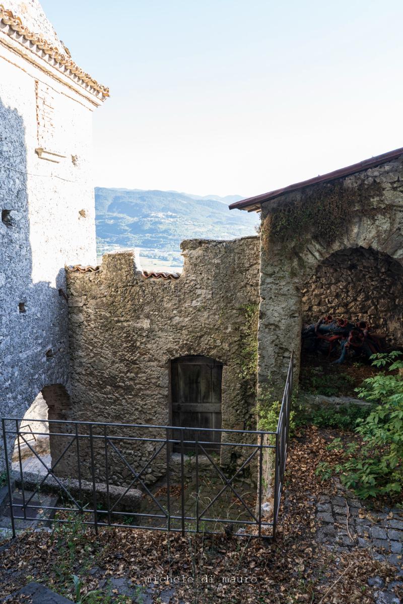 Castello di Pesche e centro storico