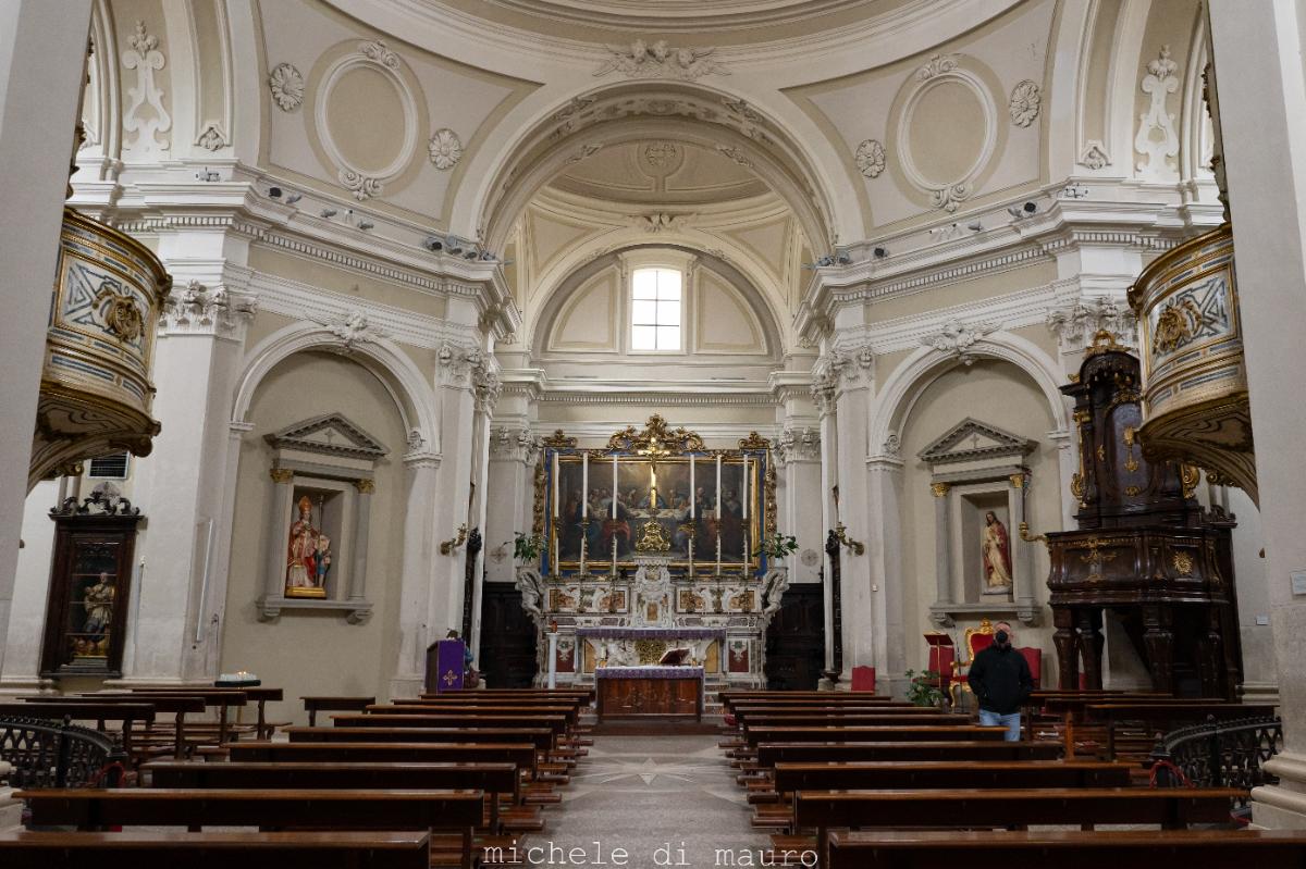 Interno basilica Castel di Sangro